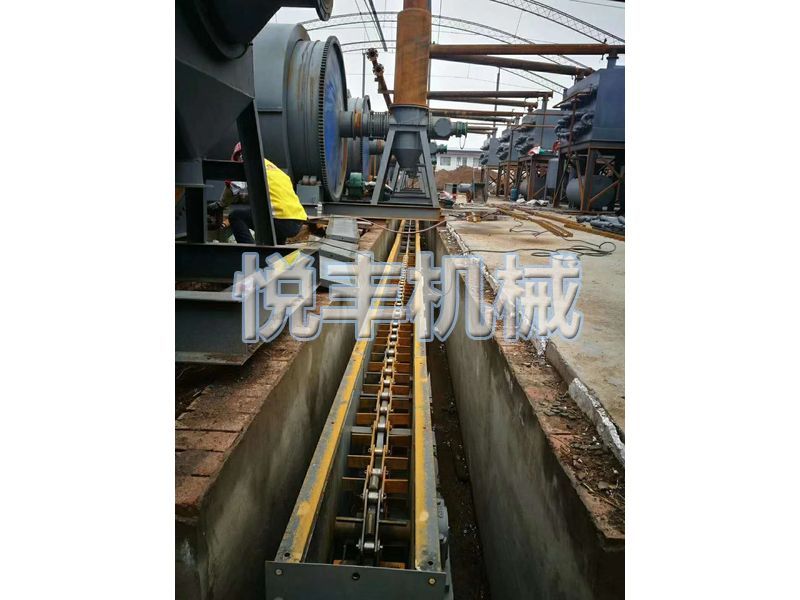 陜西客戶煉油設(shè)備安裝現(xiàn)場(chǎng)