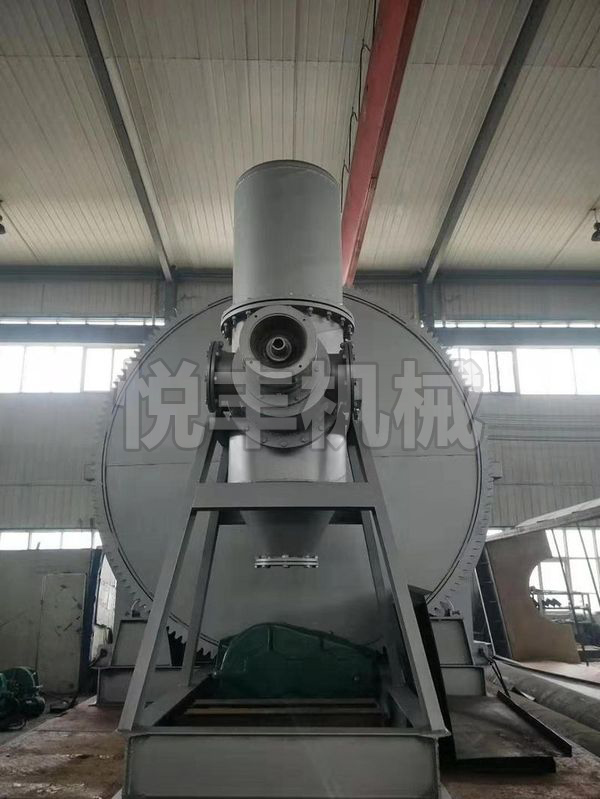 廢舊輪胎煉油設(shè)備安裝現(xiàn)場(chǎng)